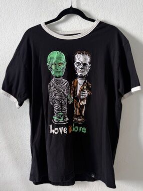 CREEPY CO LOVE IS LOVE MUMMY FRANKENSTEIN PRIDE RINGER T-SHIRT HALLOWEEN XL